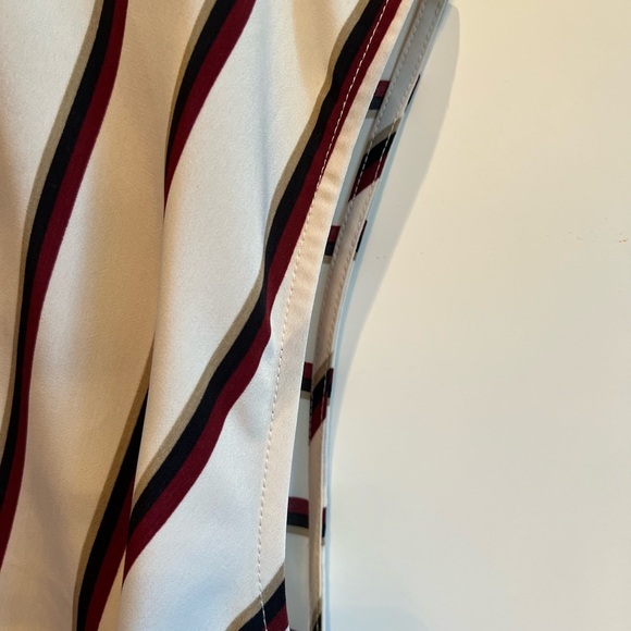 Vince Camuto Women’s Medium wrap blouse never worn. - Picture 7 of 7